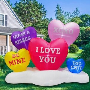 6.5ft Valentine's Day Inflatable Heart Decoration